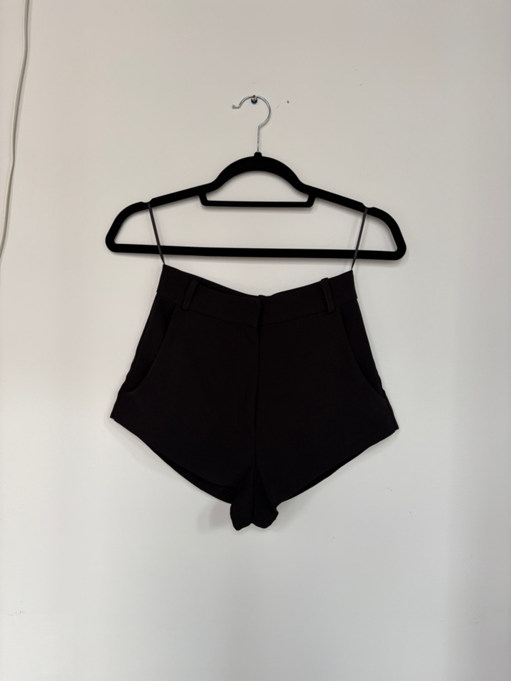Amanda Uprichard Kelso Shorts in Black
by xRevolve size XS - Picture 9 of 17